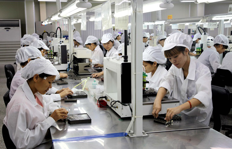 Nhà máy điện tử Triệu Kính cần tuyển 13 nữ.