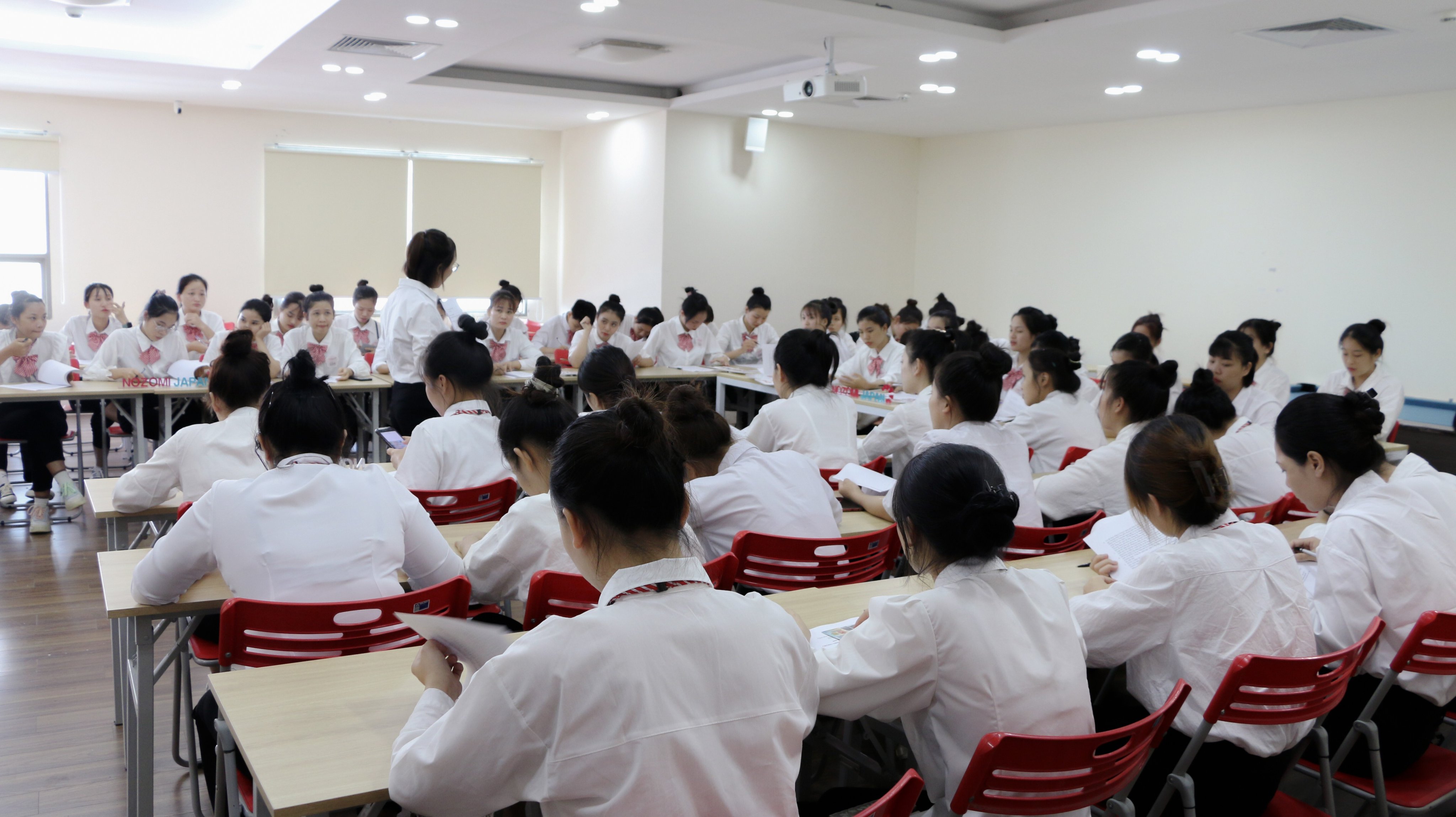 THÔNG BÁO : TUYỂN SINH THỰC TẬP SINH ĐƠN HÀNG LÀM SẢN XUẤT QUẦN ÁO - YAMAGATA
