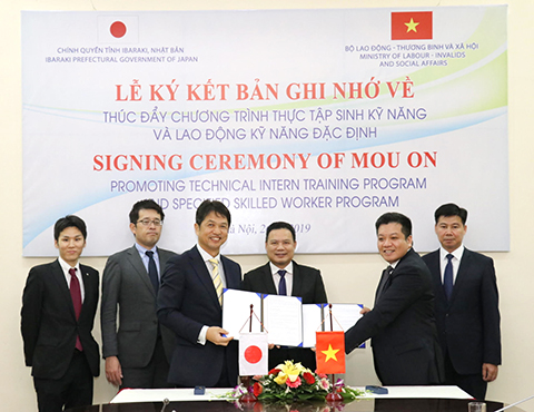 Bộ Lao động- Thương binh và Xã hội ký kết Bản ghi nhớ hợp tác về thúc đẩy Chương trình Thực tập sinh kỹ năng và Lao động kỹ năng đặc định với Chính quyền tỉnh Ibaraki (Nhật Bản)