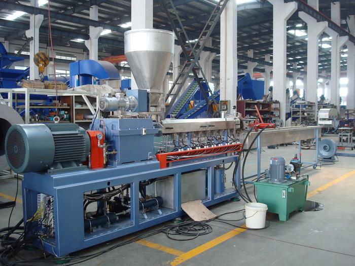 Cần tuyển gáp 10 nam lao động làm thao tác máy sản xuất hạt nhựa PVC tại khu Lộ Trúc -  Thành phố Cao Hùng