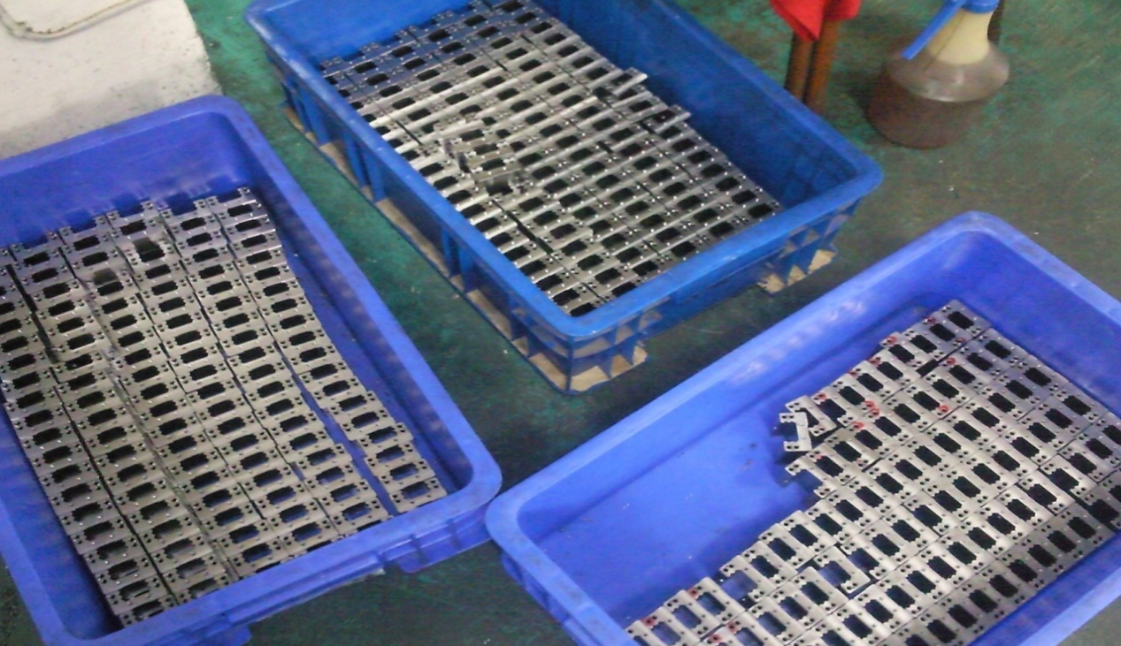TUYỂN GẤP 10 NAM LAO ĐỘNG LÀM TẠI CÔNG TY SẢN XUẤT LINH KIỆN CƠ KHÍ KHU ĐÀM TỬ - THÀNH PHỐ ĐÀI TRUNG